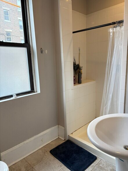 Building Photo - 1066 Commonwealth Ave