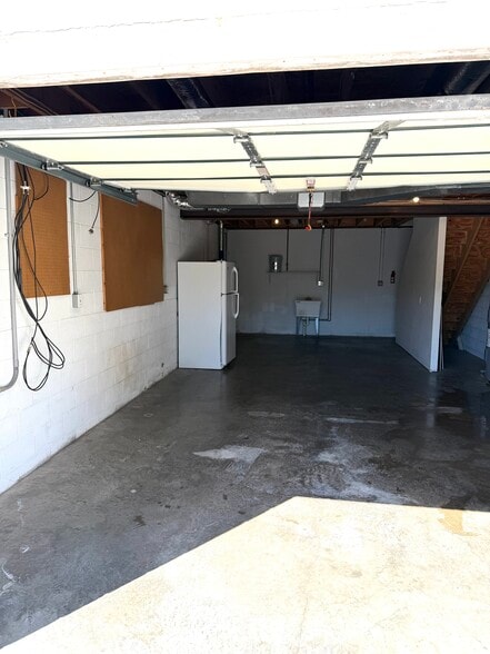 Building Photo - 1 Frankie Ln
