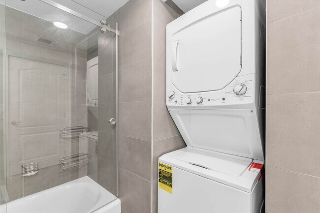 Building Photo - 1 SE 12th St