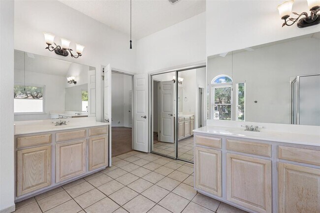 Building Photo - 3635 Flora Vista Loop