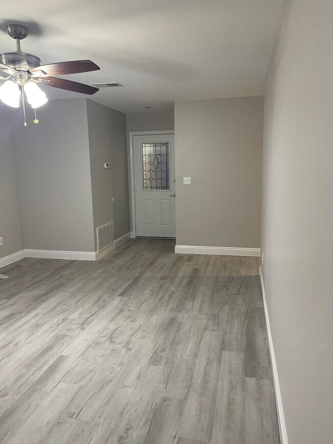 Building Photo - 162 Meadowbrook Ct