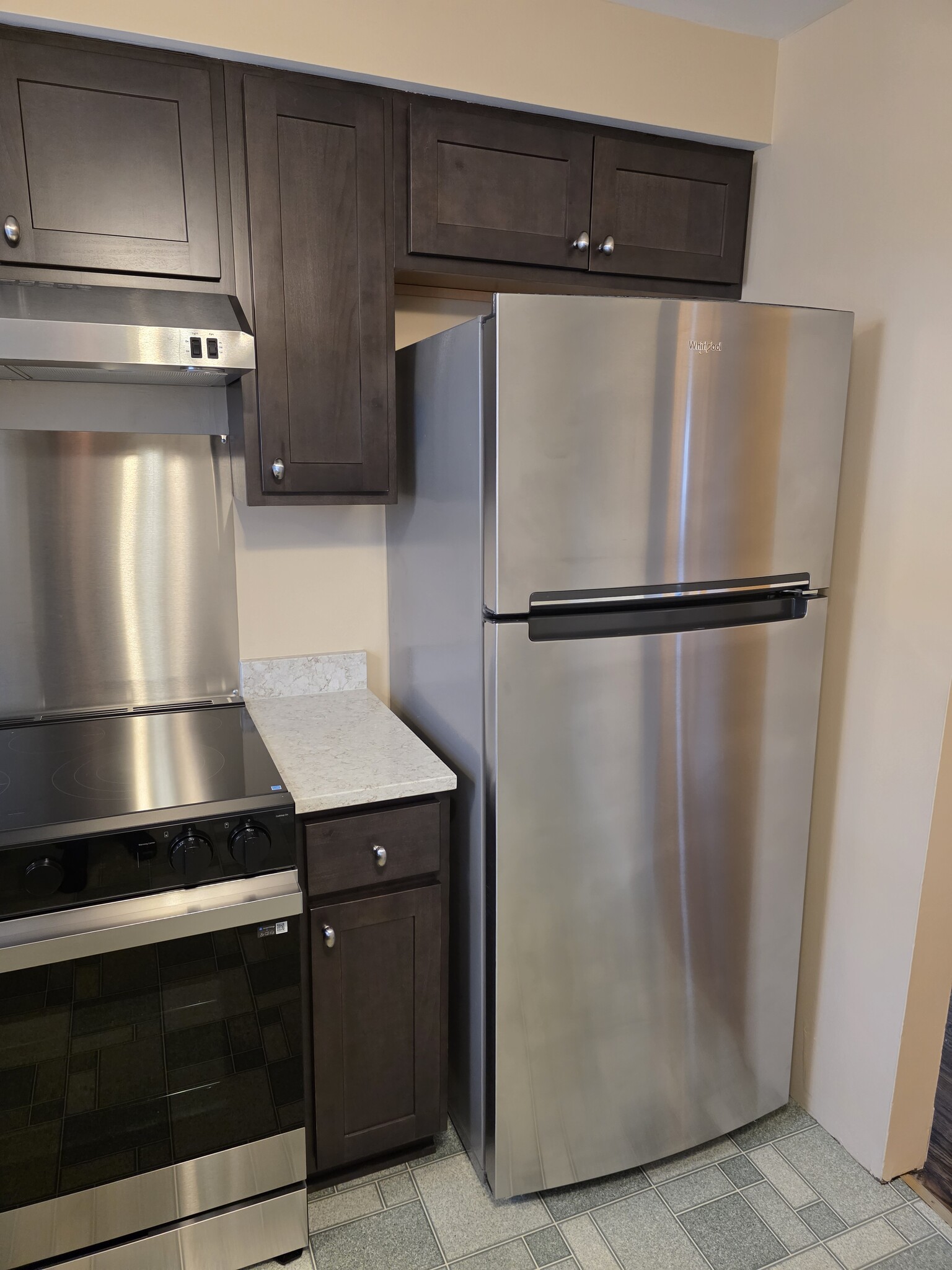 Building Photo - 65 Valley St