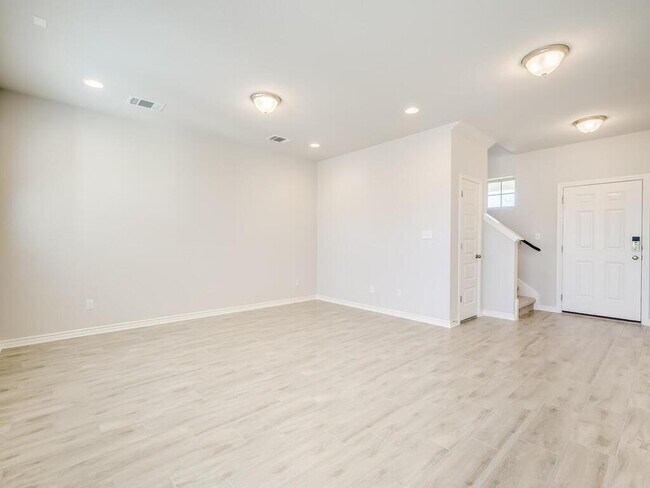 Building Photo - 2117 Pecan Island Dr