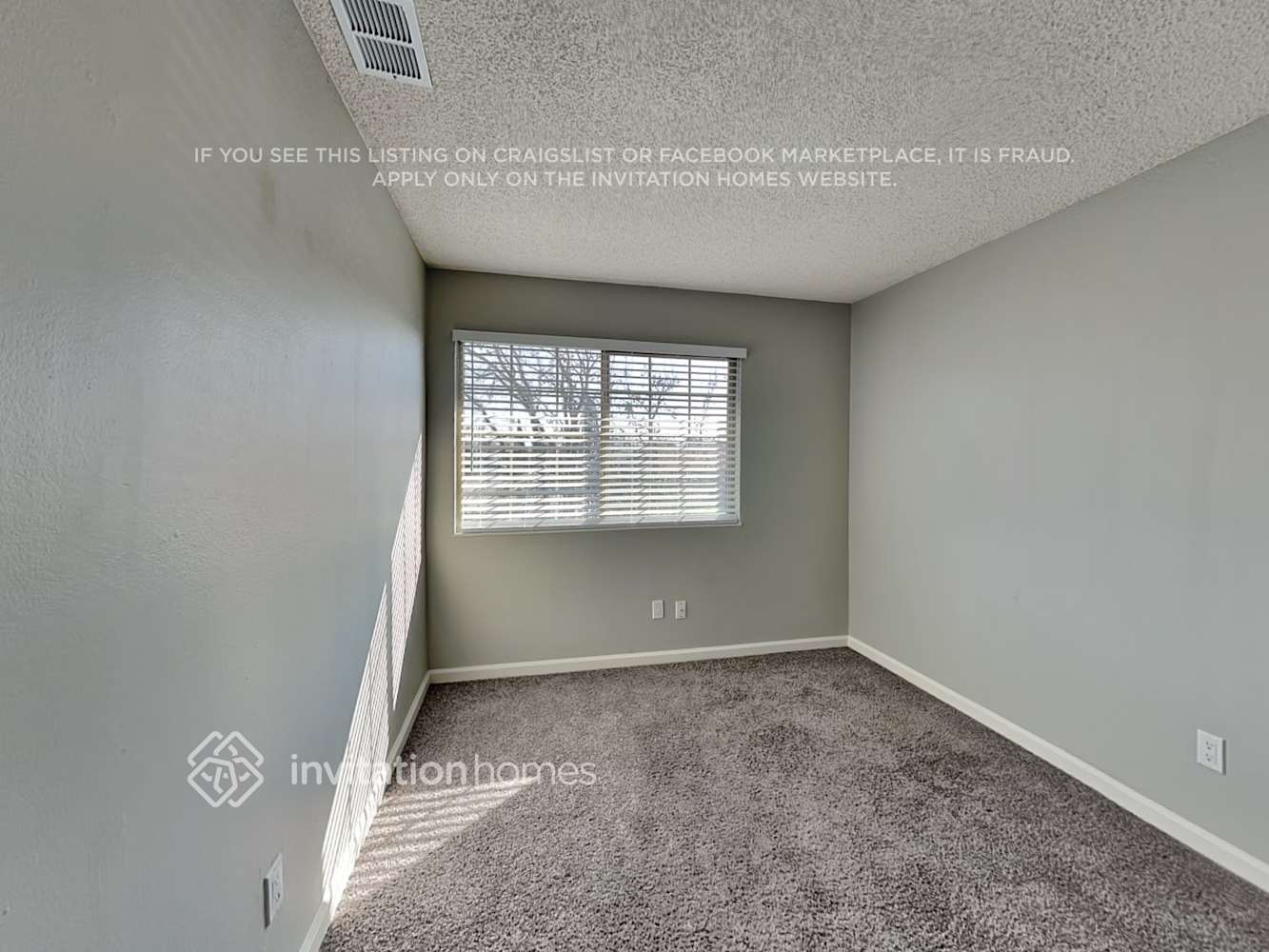 Building Photo - 520 Trumpeter Dr