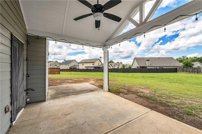 Building Photo - 304 Red Cap Cir