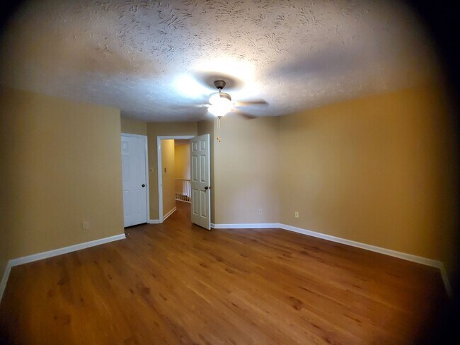 Building Photo - 446 Lands End Rd