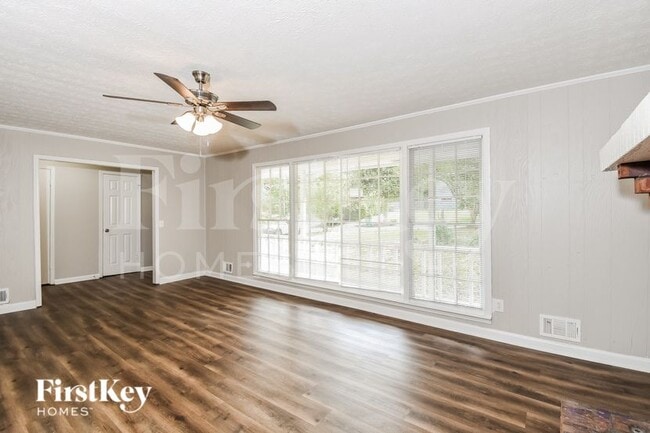 Building Photo - 125 Creekview Dr