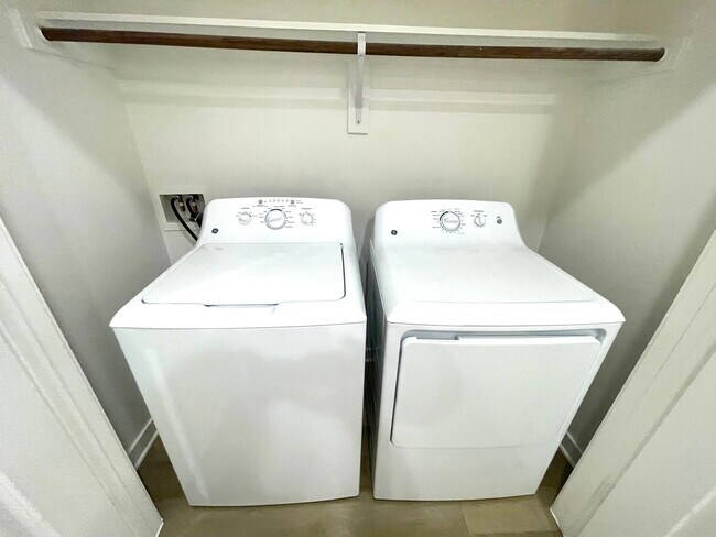 Building Photo - 601 Graham Dr