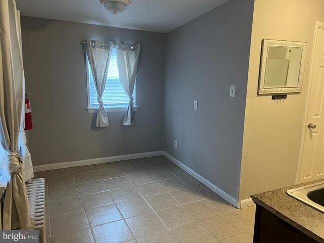 Building Photo - 218-220 S Broadway