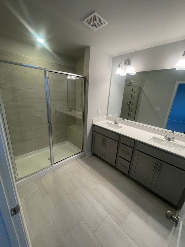 Building Photo - Charming 3 Bedroom Home located in Wake Forest