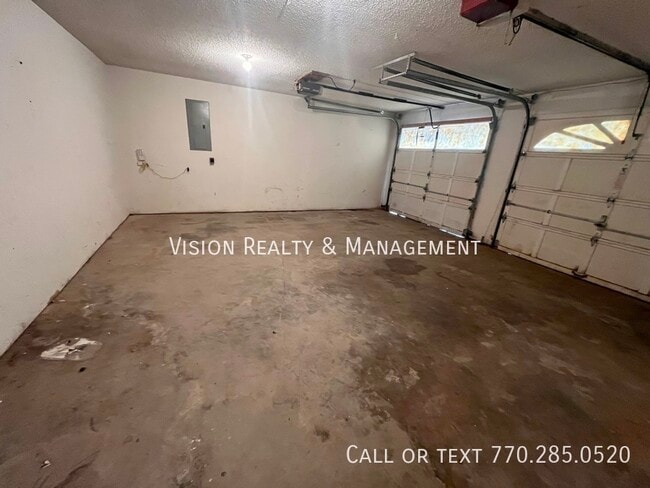 Building Photo - 360 Wesley Chapel Rd