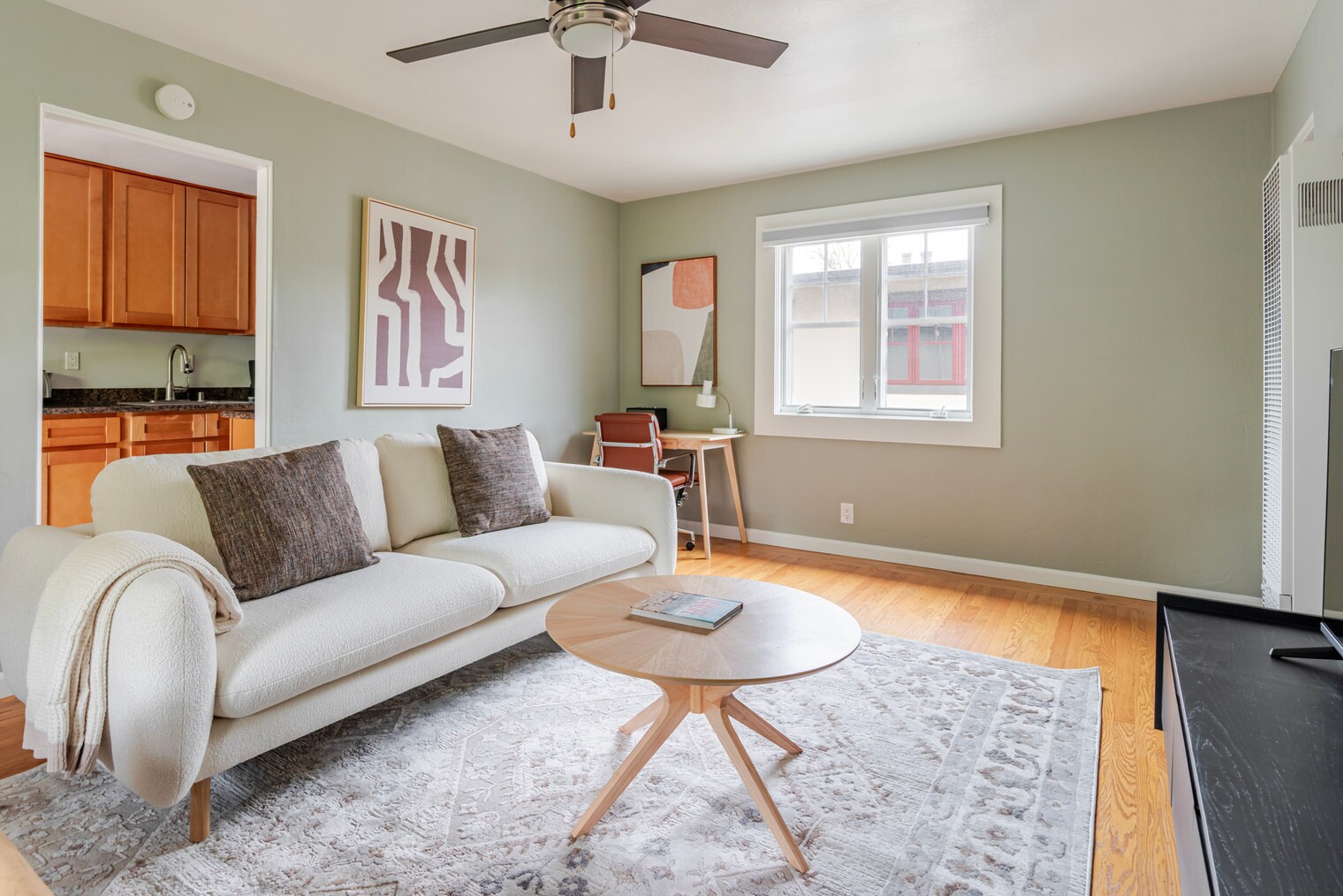 Building Photo - 327 Hawthorne Ave