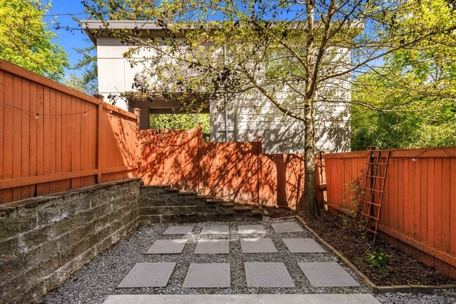 Building Photo - Lovely 3-Bedroom, 2-Bath Townhome – Attached Garage, Fenced Yard & Beautiful Backyard Retreat