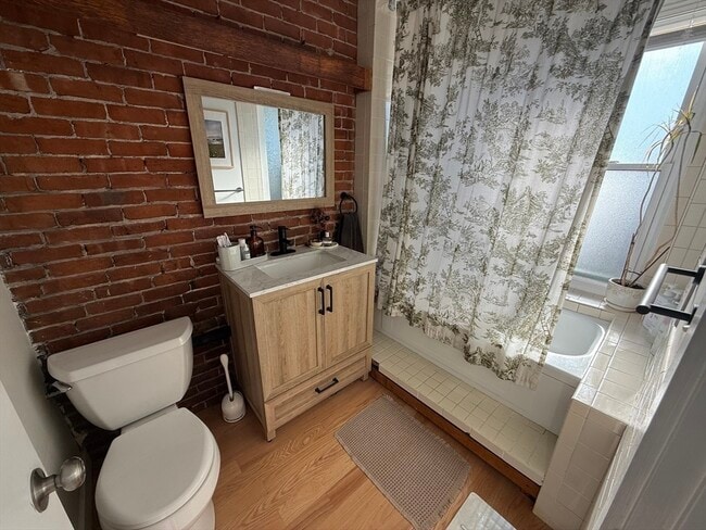 Building Photo - 179 Webster St