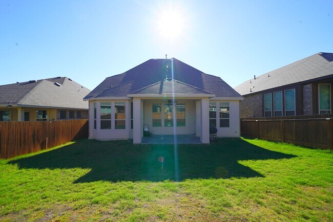 Building Photo - Luxury Living in Davis Ranch