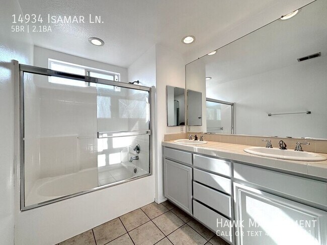 Building Photo - 14934 Isamar Ln