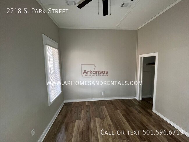 Building Photo - 2218 S Park St