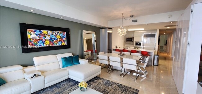 Building Photo - 15811 Collins Ave