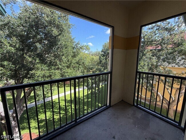 Building Photo - 11561 Villa Grand