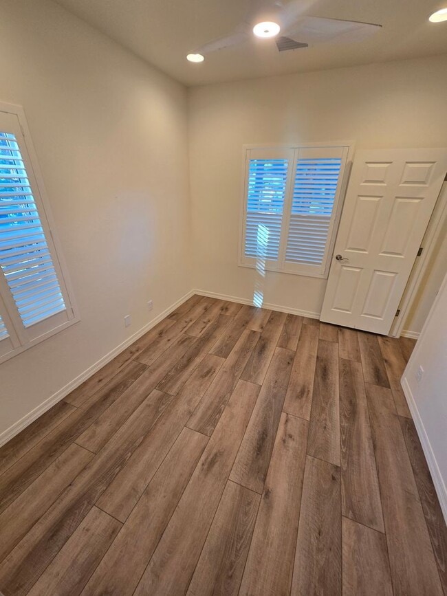 Building Photo - Beautiful, Newly-Built, Townhouse w/A/C & ...