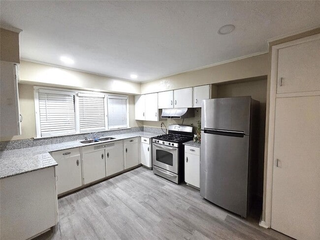 Building Photo - 2333 NW 50th St