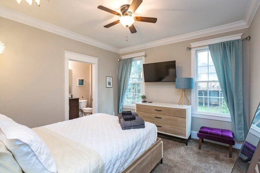 Building Photo - 1415 Shelby Ave