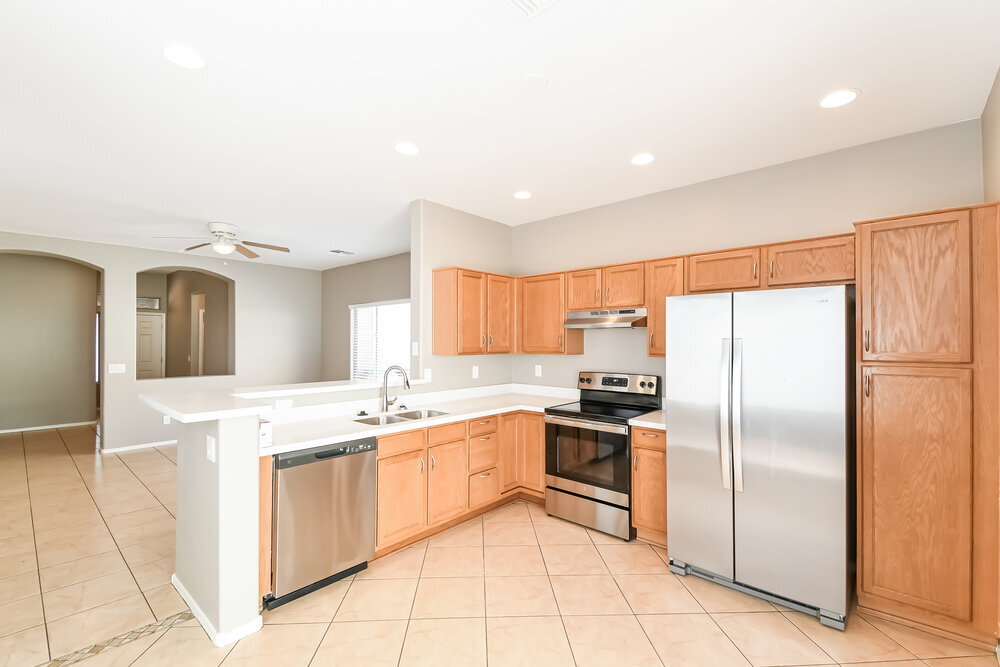 Building Photo - 327 N 76th Pl