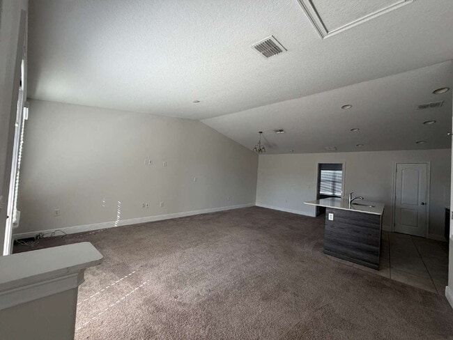 Building Photo - "Charming 2-Bed, 2-Bath Townhouse Retreat in Haines City – Spacious 1464 Sq Ft of Comfort!"