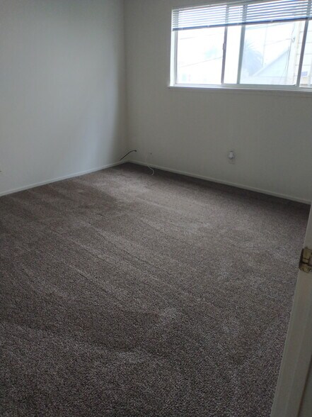 Building Photo - 736 Ohio St