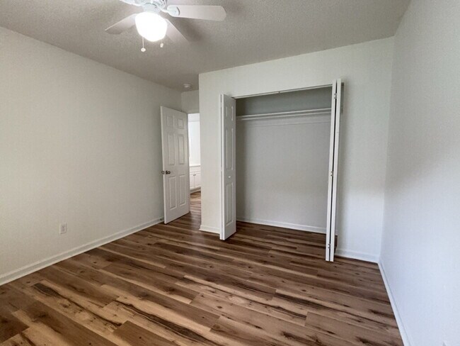 Building Photo - 227 Challedon Dr