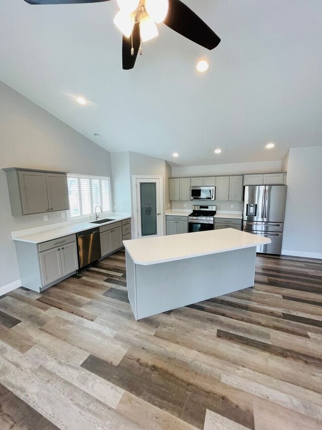 Primary Photo - Entertainers delight, 3bdrm 2.5 bath home ...