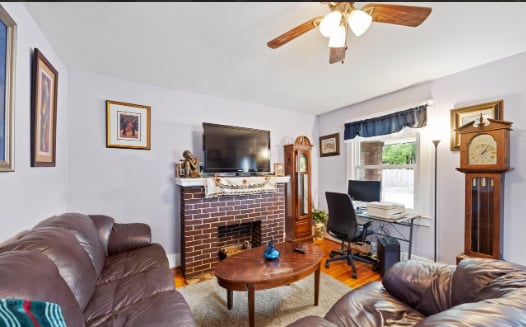 Building Photo - 2105 Bradley Ave