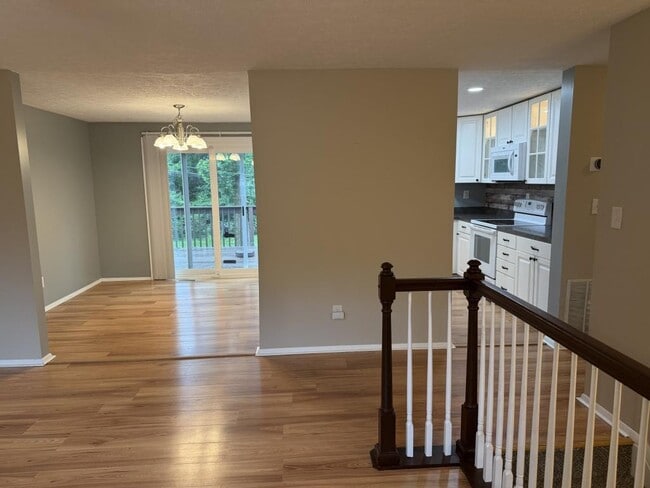 Building Photo - 1506 Sportsman Dr