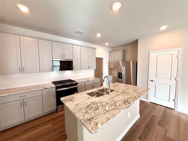 Building Photo - 3408 Brompton Dr