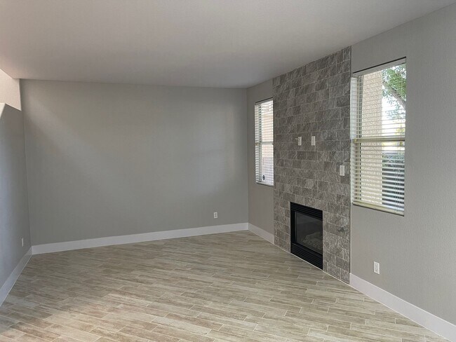 Building Photo - **GORGEOUSLY REMODELED & CLEAN!!  3BD-2 1/2BA HOME IN SILVERADO RANCH !!  *** ONLY $2,190 ***