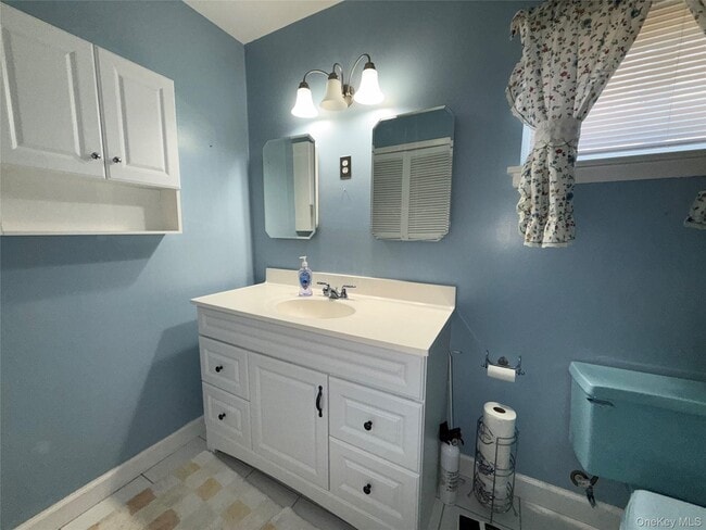 Building Photo - 15 Sherry Ln