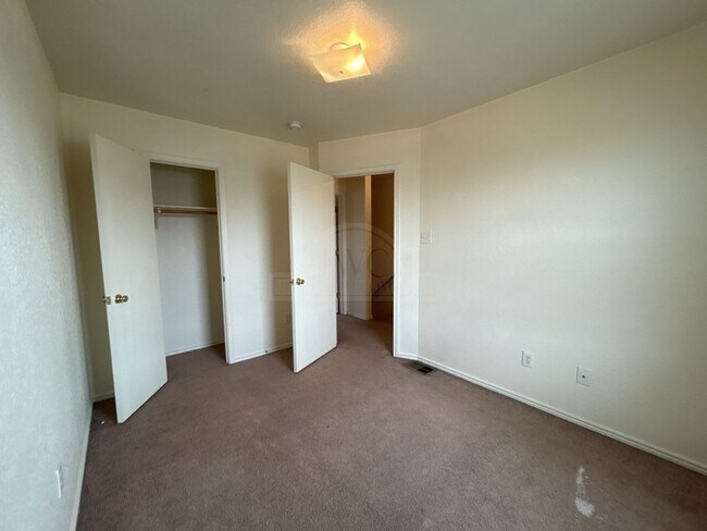 Building Photo - 4507 Jeff Scott Dr