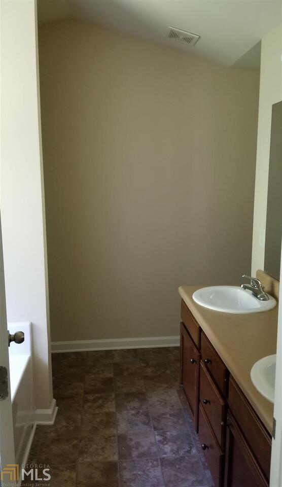 Building Photo - 2441 Capella Cir SW