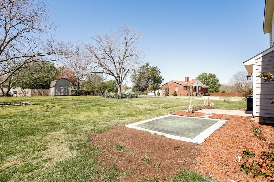 Building Photo - 2909 Dairywood Ln