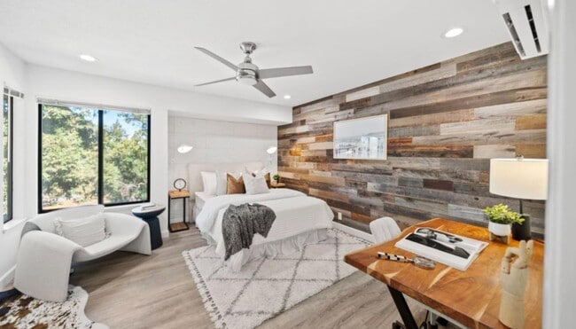 Building Photo - 906 La Barbera Dr