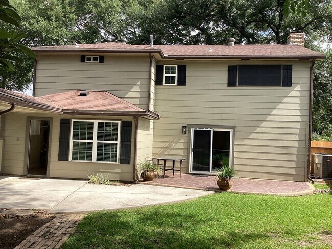 Building Photo - 15311 Empanada Dr