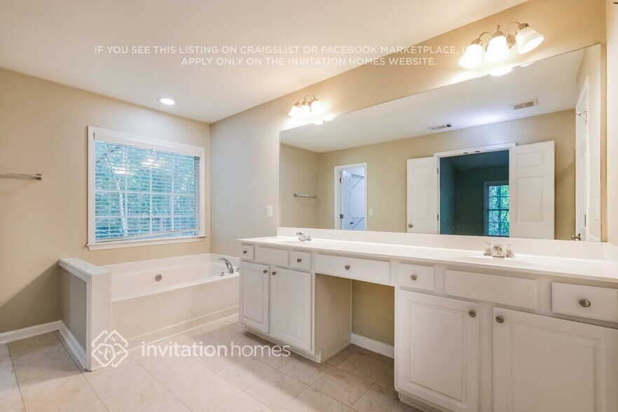Building Photo - 1758 Bentridge Dr