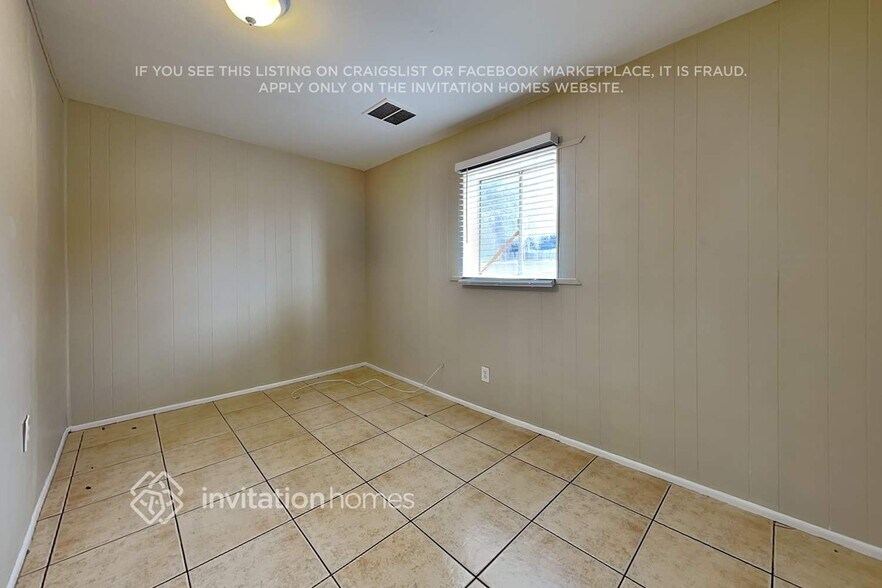 Building Photo - 5611 N 65th Ave