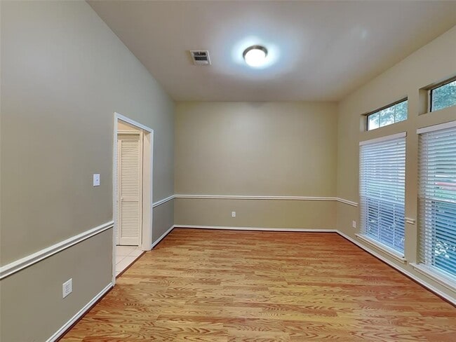 Building Photo - 1451 Sand Lake Ln