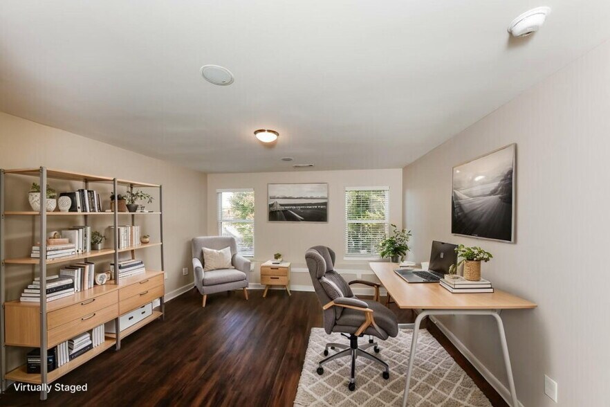 Building Photo - 4550 Black Hills Dr NW