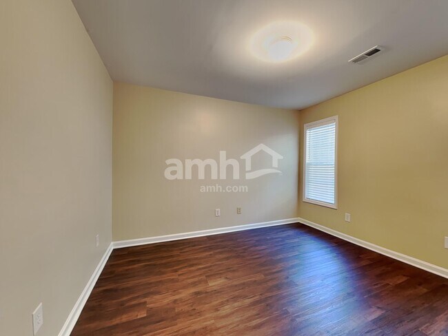 Building Photo - 832 Brookhannah Ct