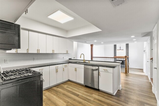 Building Photo - 3210 Coronado St