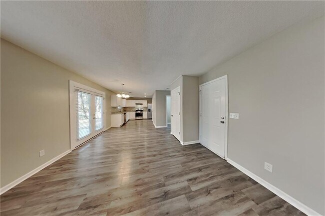 Building Photo - 573 Grandview Cir