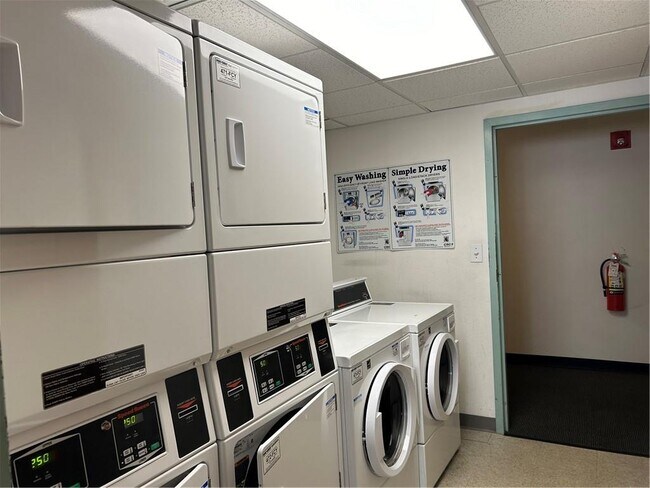 Building Photo - 728 Beverage Hill Ave