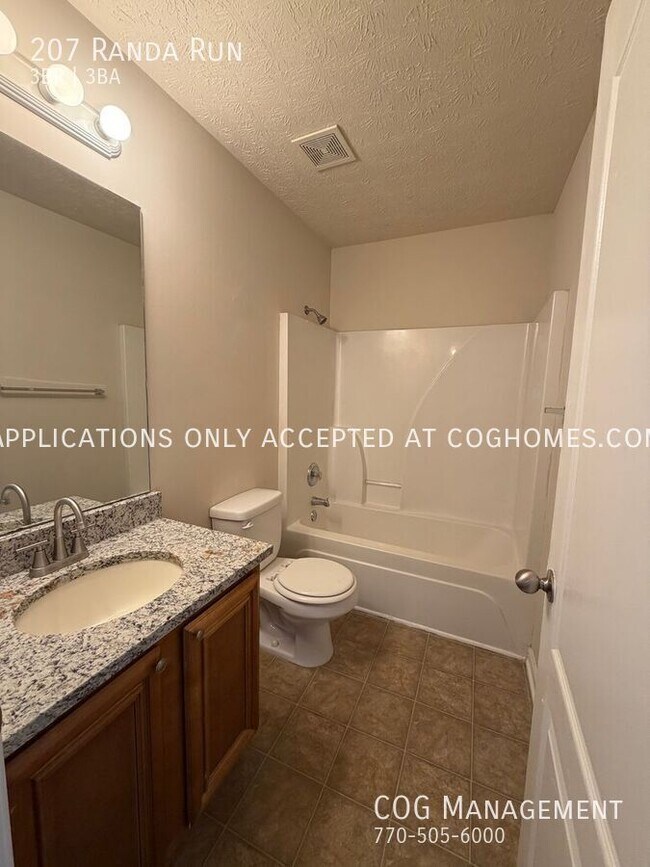 Building Photo - 207 Randa Run